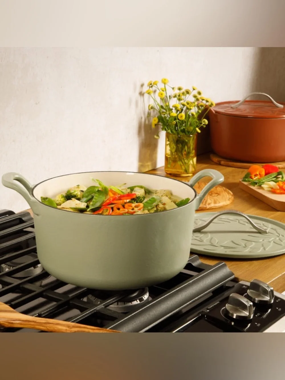 Bloomhouse 7 Quart Enameled Cast Iron Dutch Oven with Embossed Lid - NEW
